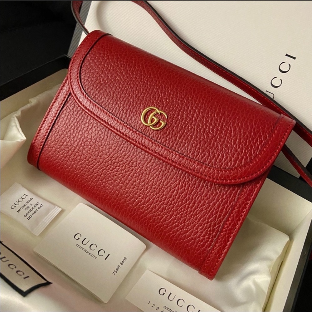 Authentic Gucci petite marmont crossbody